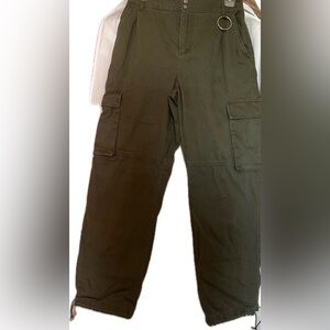 NWOT - FOREVER 21 - olive CARGO PANTS with drawstring ankles and key loop. Sz L